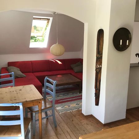 Charmante Altbau-Dg-Wohnung Мюнхен Екстер'єр фото