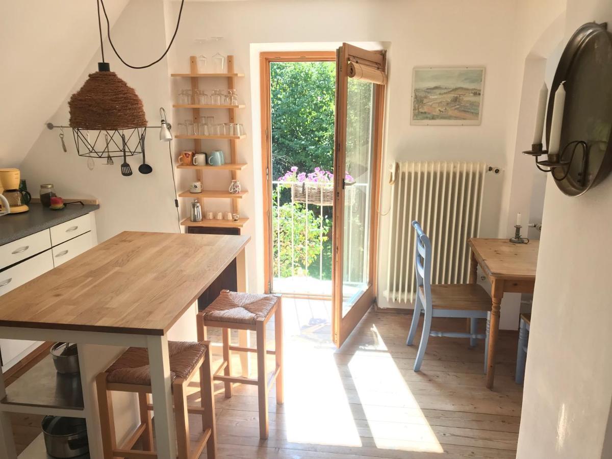 Charmante Altbau-Dg-Wohnung Мюнхен Екстер'єр фото