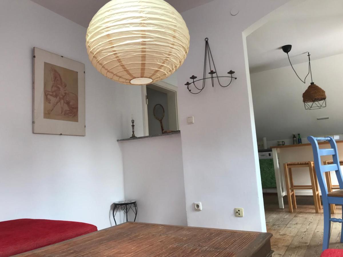 Charmante Altbau-Dg-Wohnung Мюнхен Екстер'єр фото