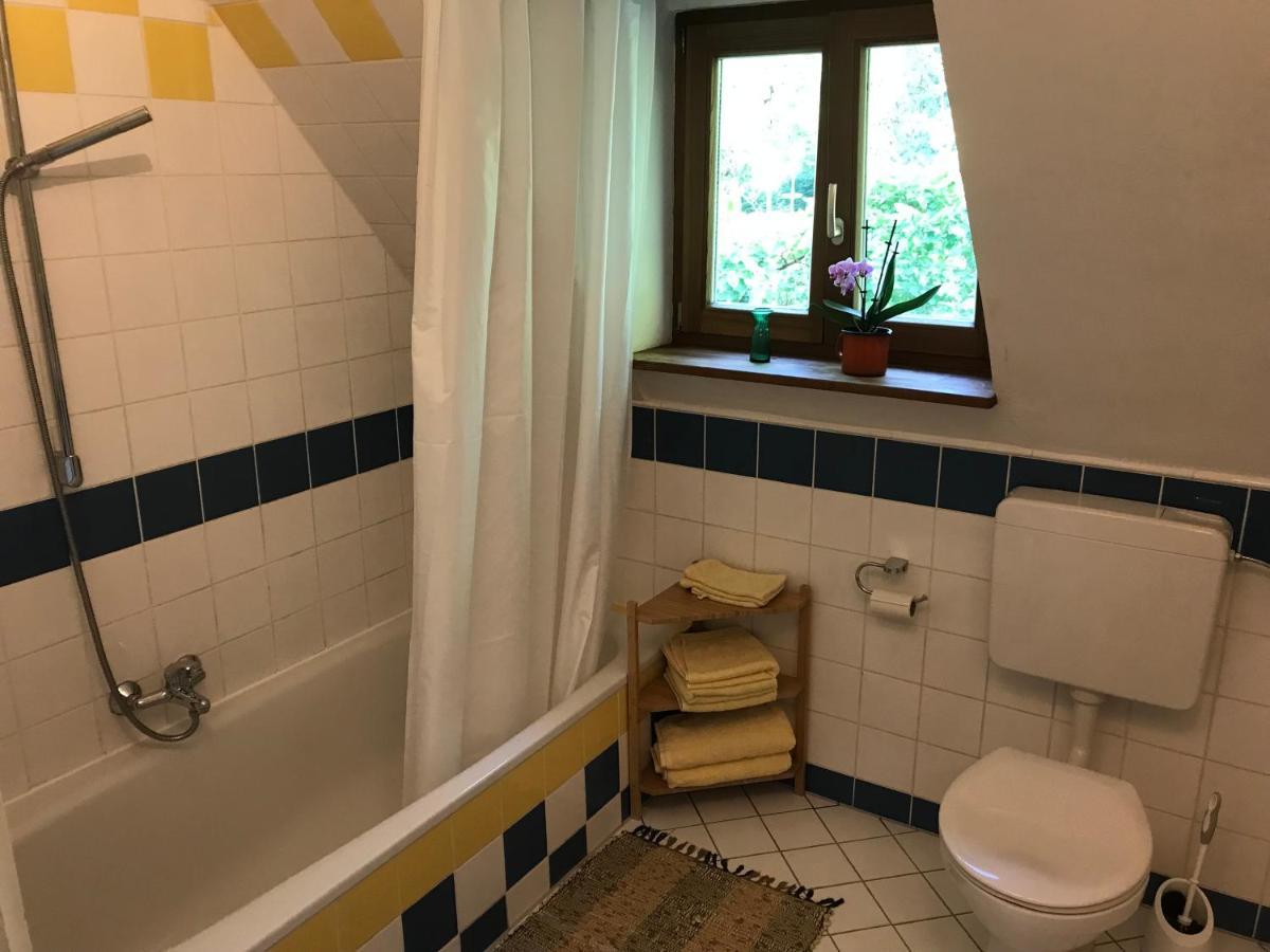 Charmante Altbau-Dg-Wohnung Мюнхен Екстер'єр фото