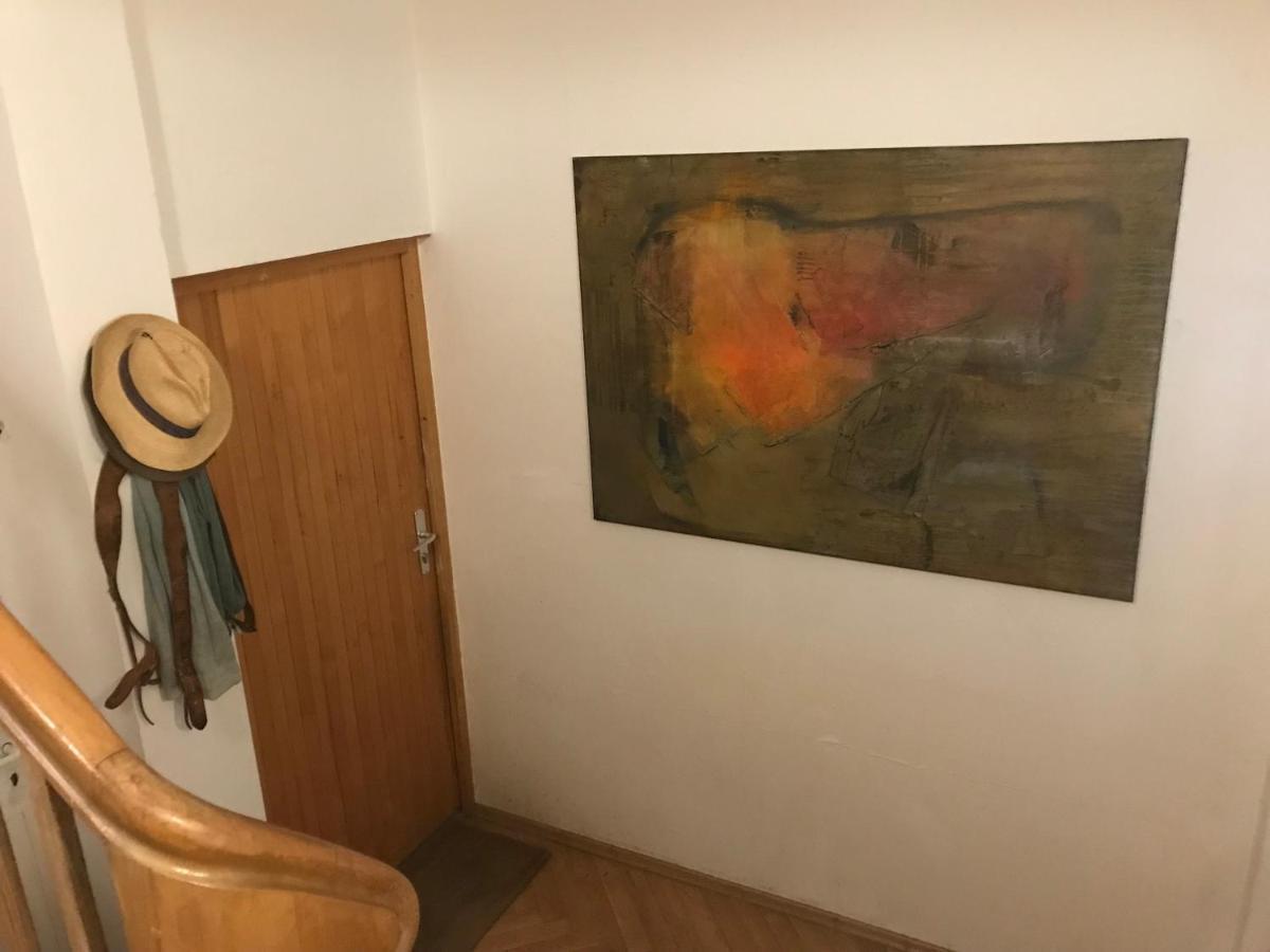 Charmante Altbau-Dg-Wohnung Мюнхен Екстер'єр фото
