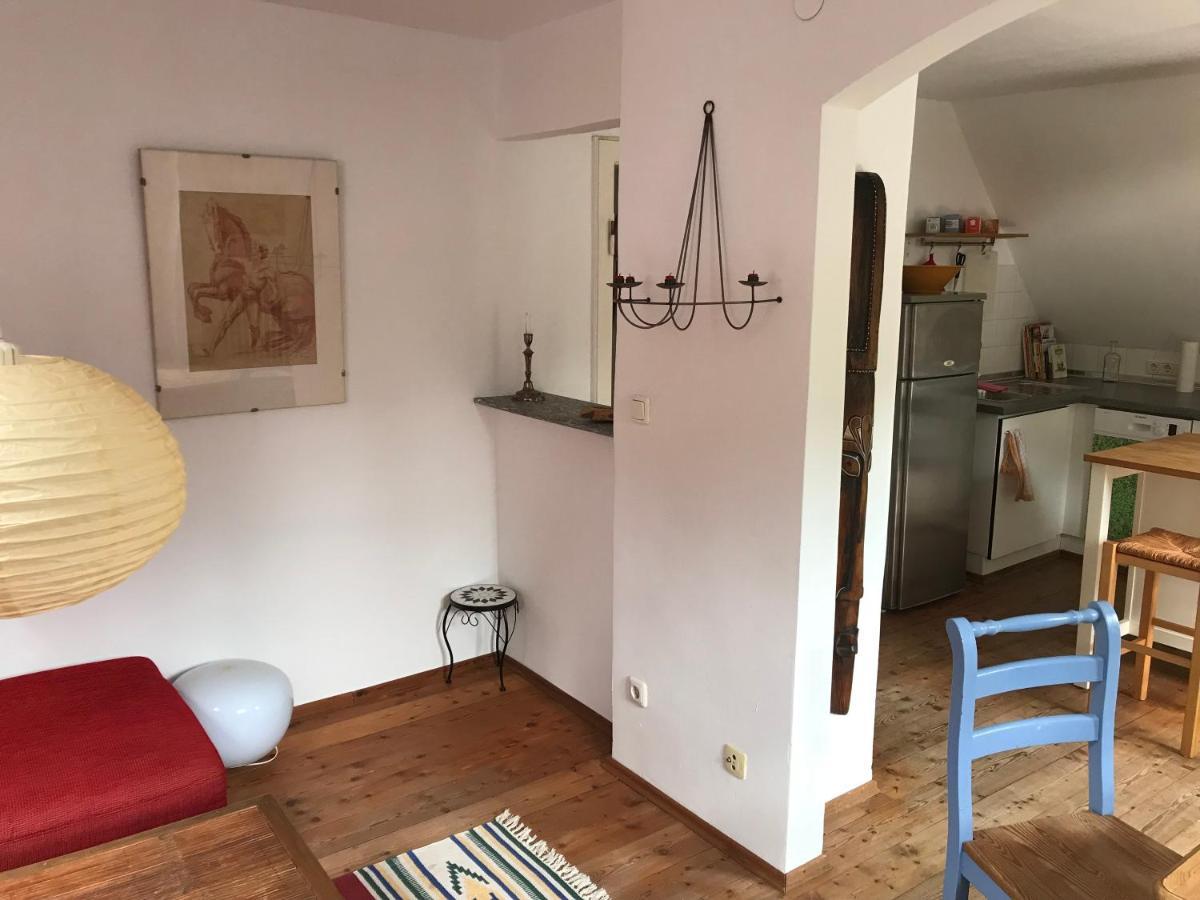 Charmante Altbau-Dg-Wohnung Мюнхен Екстер'єр фото